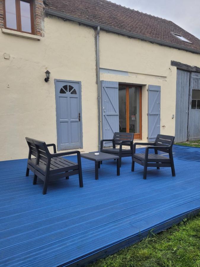 Villa Un Nid Pour La Nuit Bransles Esterno foto